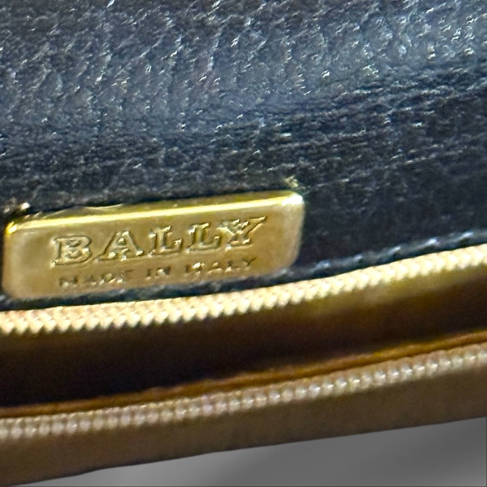 BALLY Vintage Leather Envelope Laptop Bag| Gold Chain Strap & Lock - Picture 6 of 14
